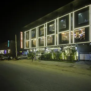 Park Tree Near Delhi Airport 4* New Delhi